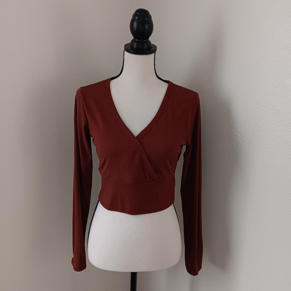 ULTRA FLIRT Terracotta V-Neck Crop Top